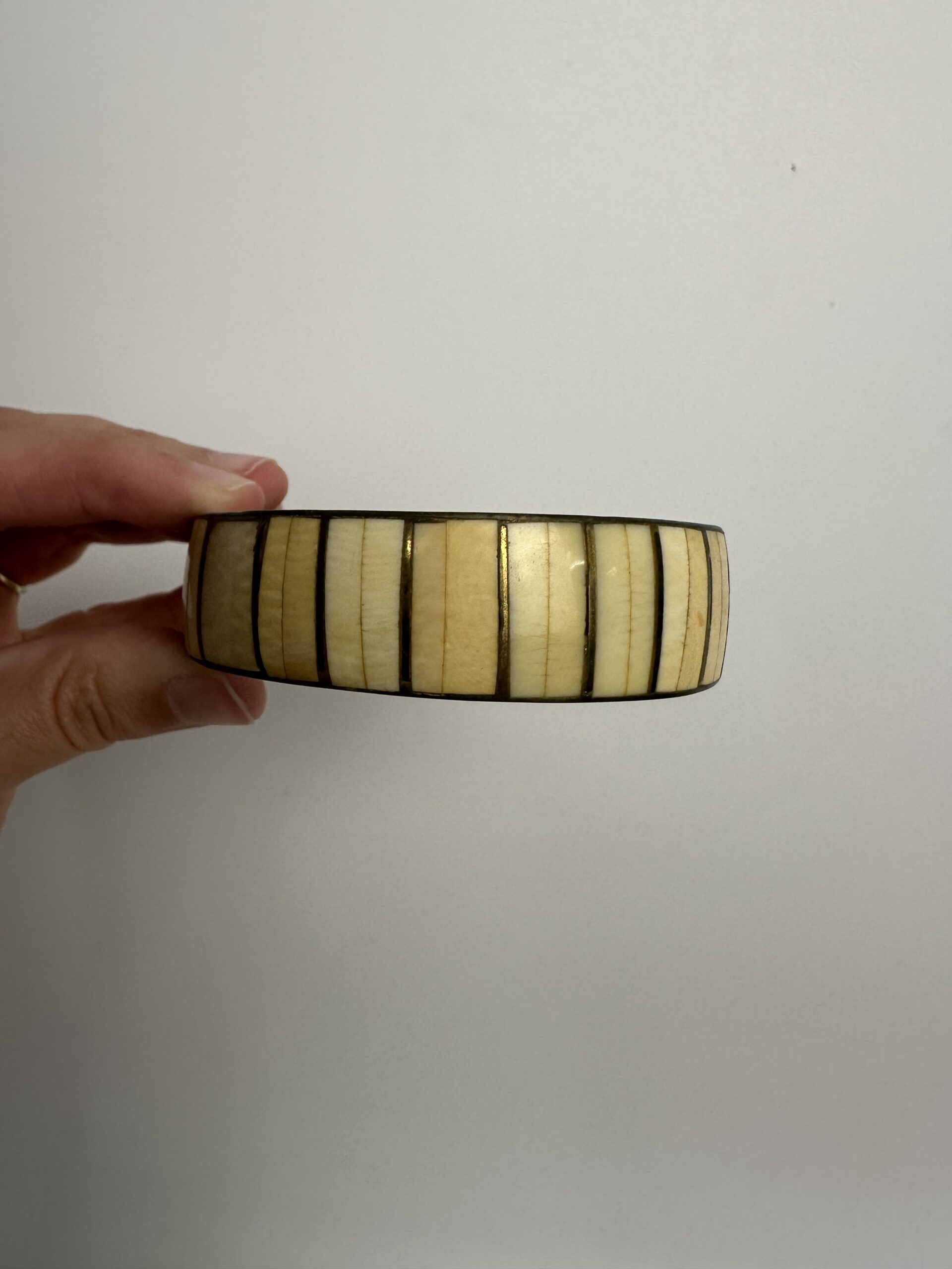 Bracelet jonc ancien en laiton – Image 7