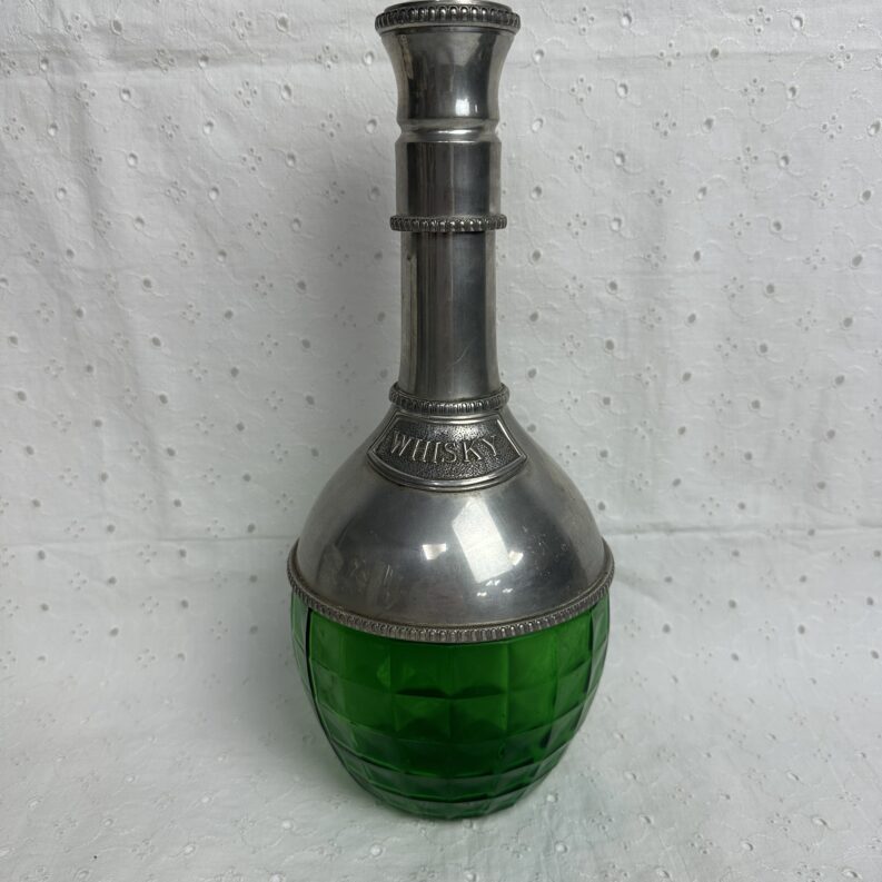 Carafe à whisky vintage en verre et étain
