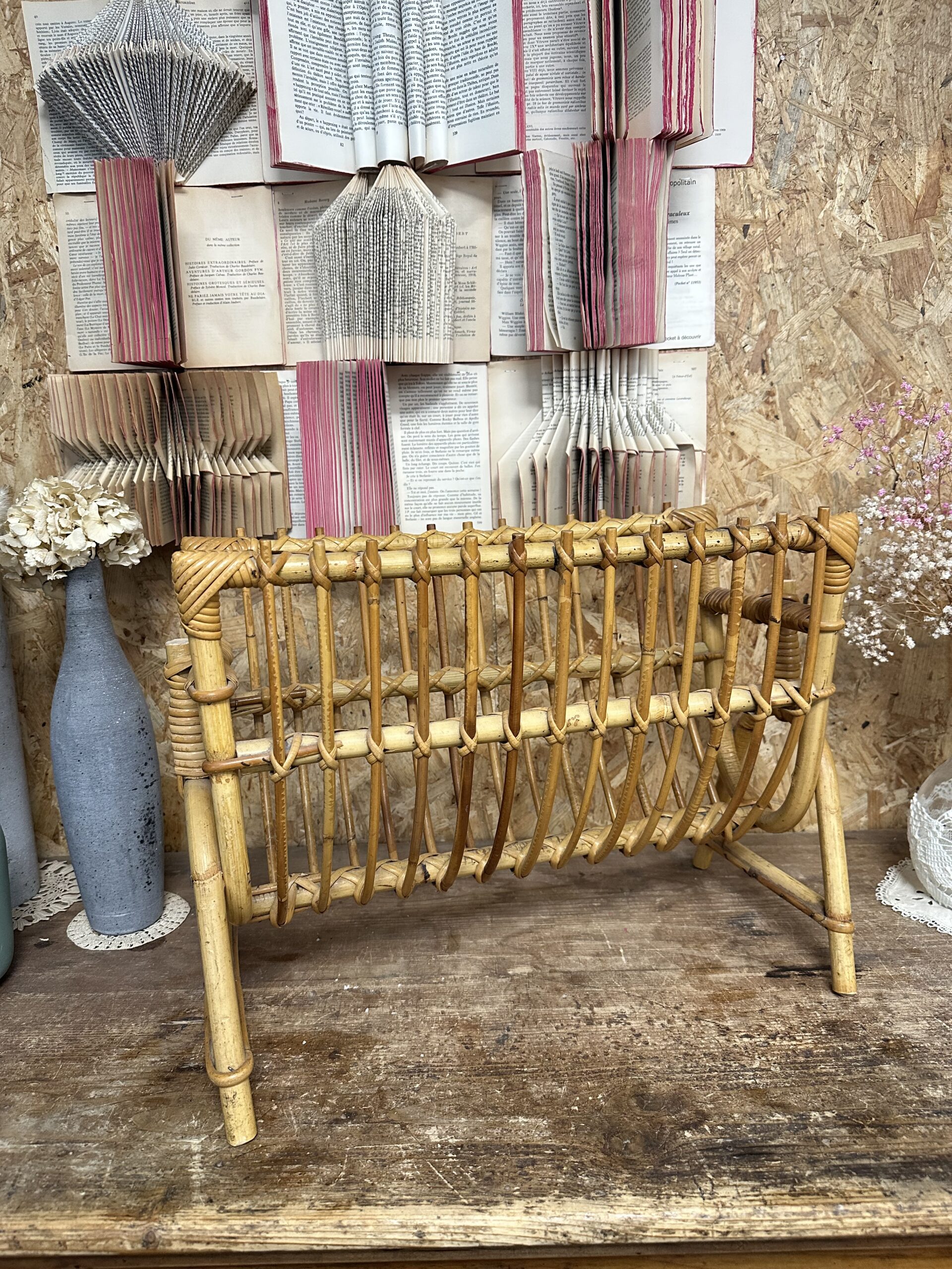 Porte revues vintage en rotin