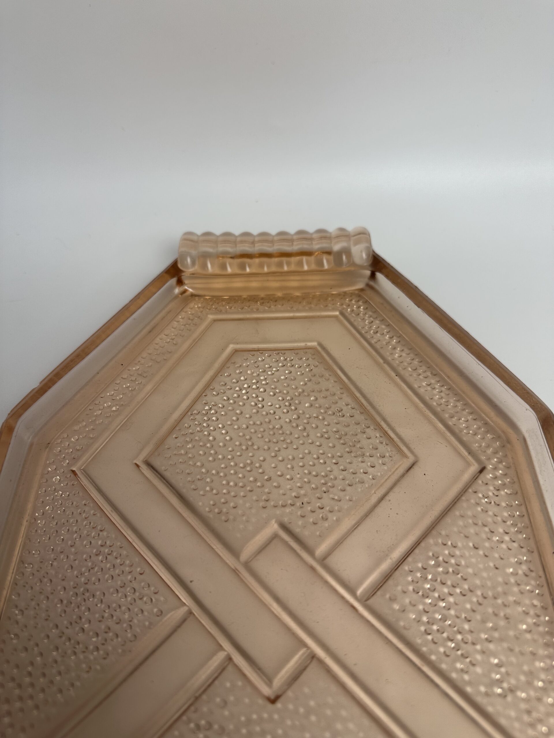Ancien plateau en verre rosaline – Image 4