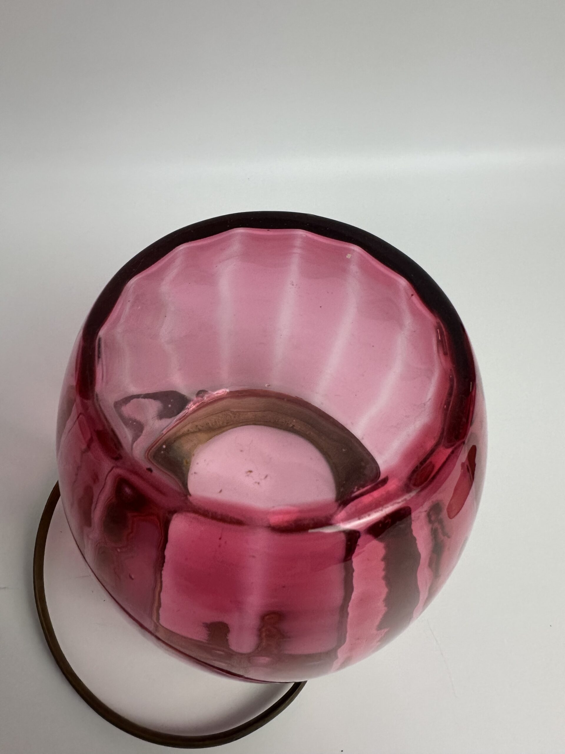 Ancien pot à biscuits en verre rose et laiton – Image 12