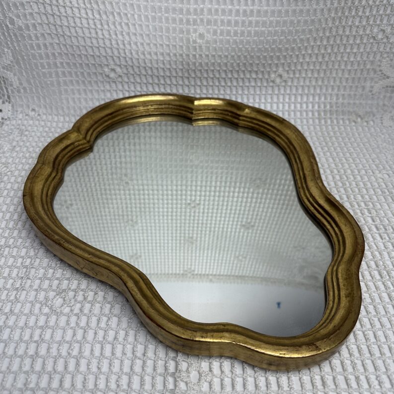 Miroir doré style baroque en bois