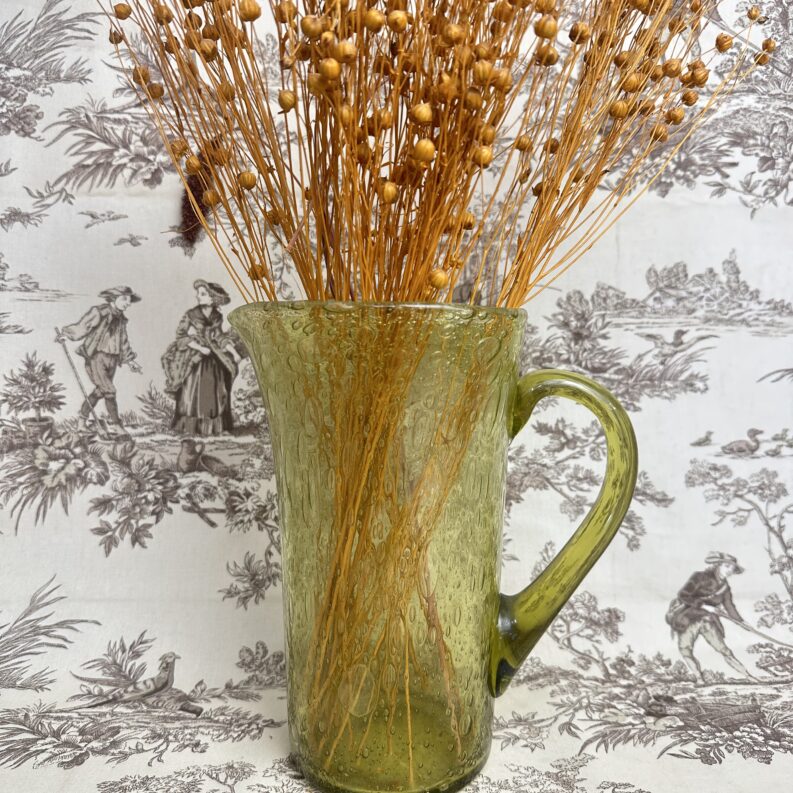 Carafe vintage en verre bullé vert
