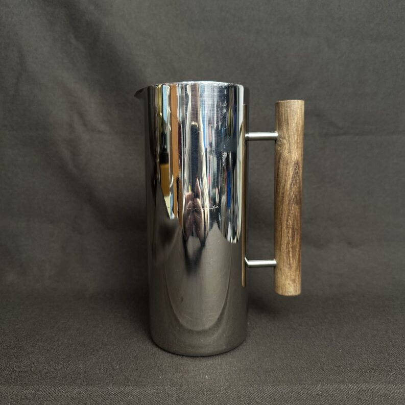 Pichet vintage Guy Degrenne inox et bois