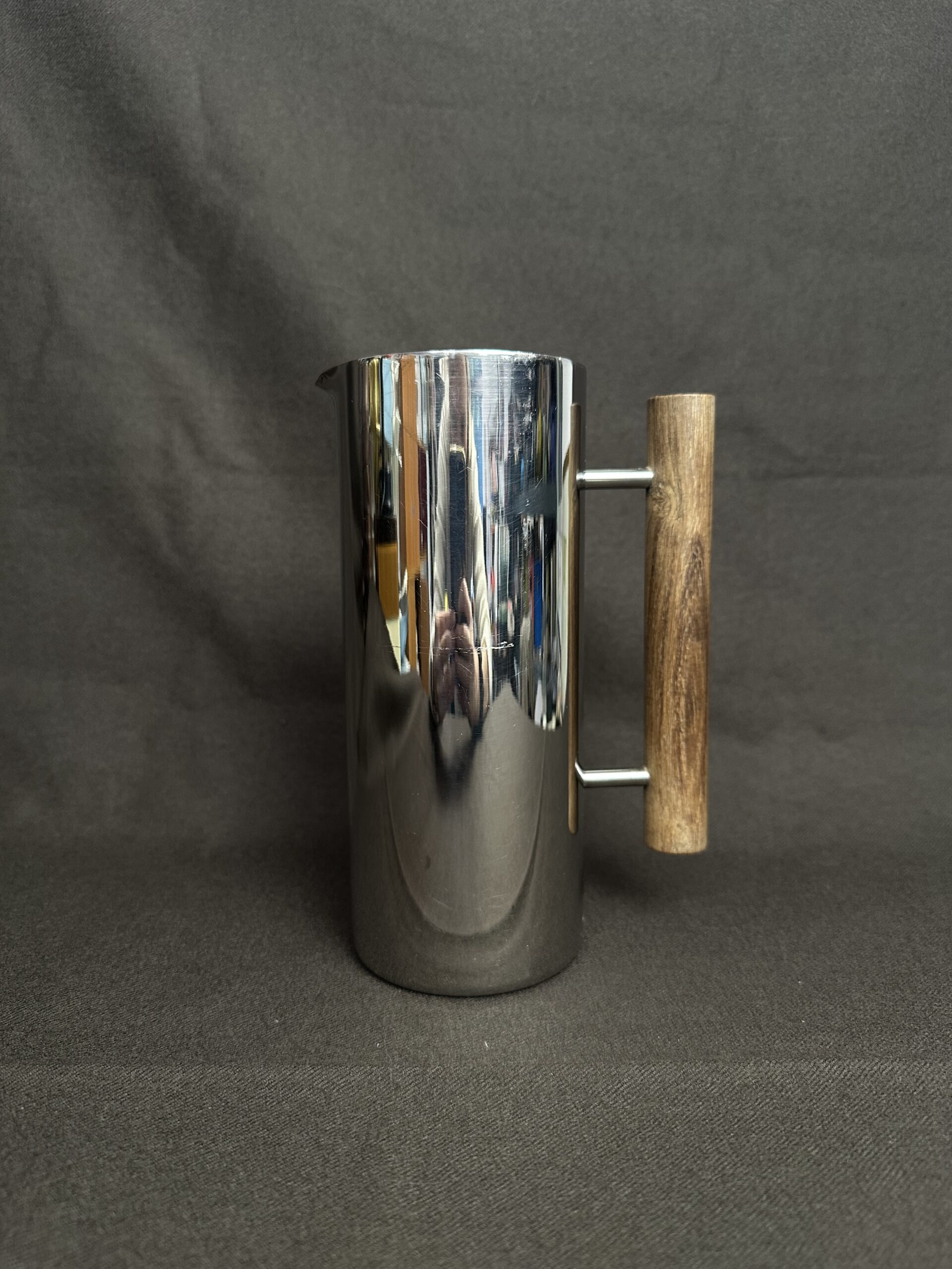 Pichet vintage Guy Degrenne inox et bois